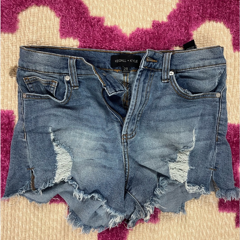 Kendal and Kylie shorts Size 28 the “icon shorts only been worn 3 times ,